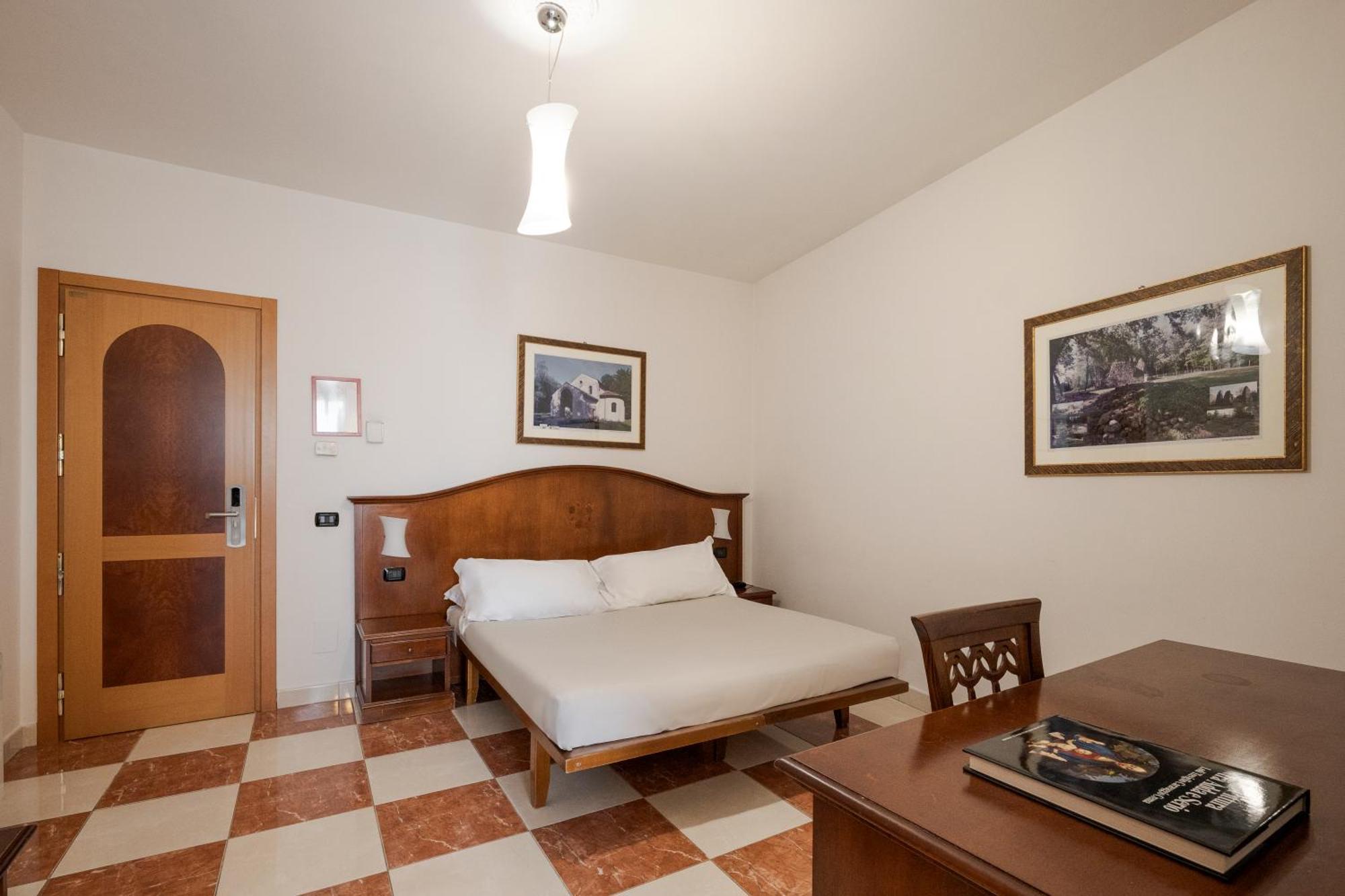 Hotel Ungheria Varese 1946 Ngoại thất bức ảnh