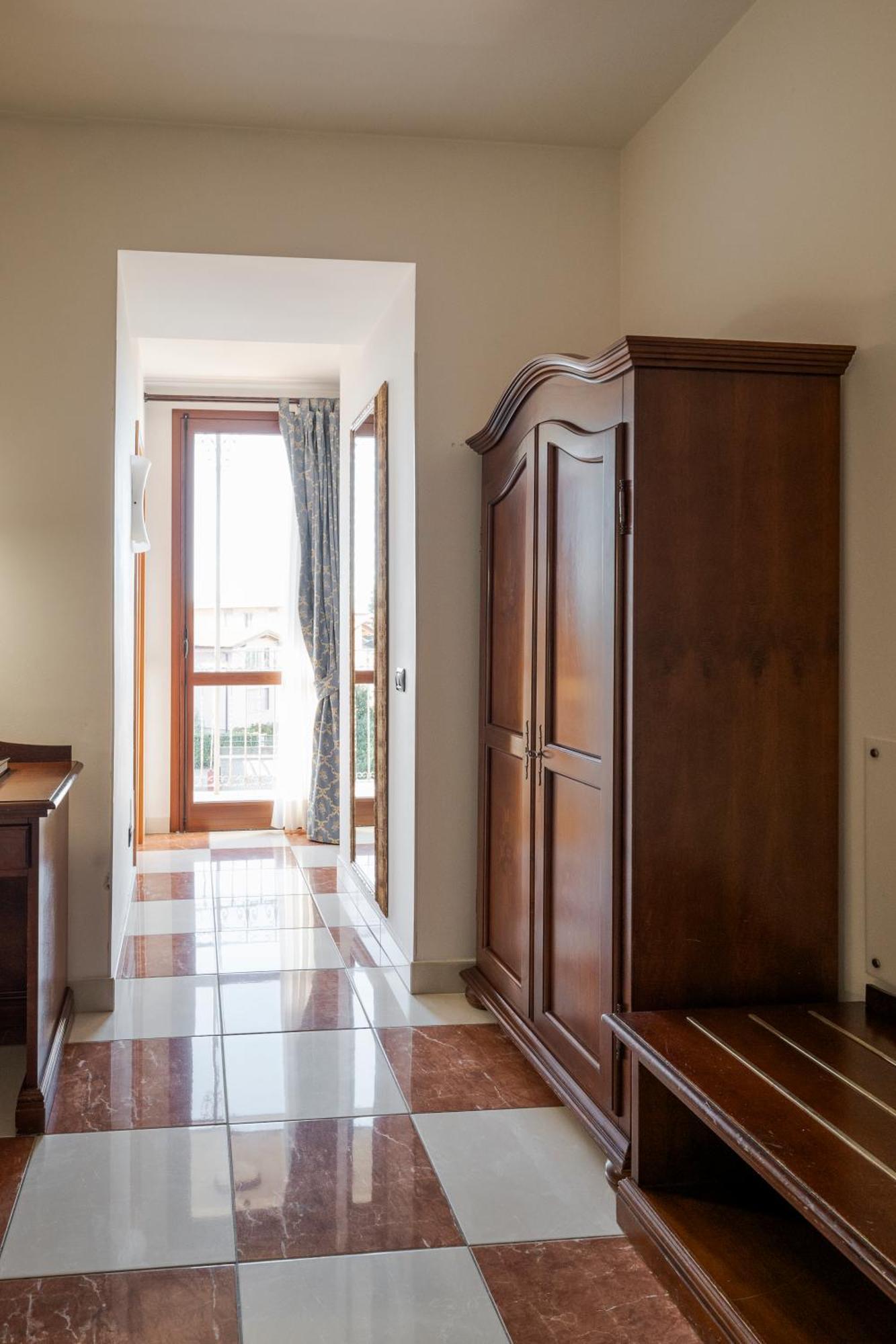 Hotel Ungheria Varese 1946 Ngoại thất bức ảnh