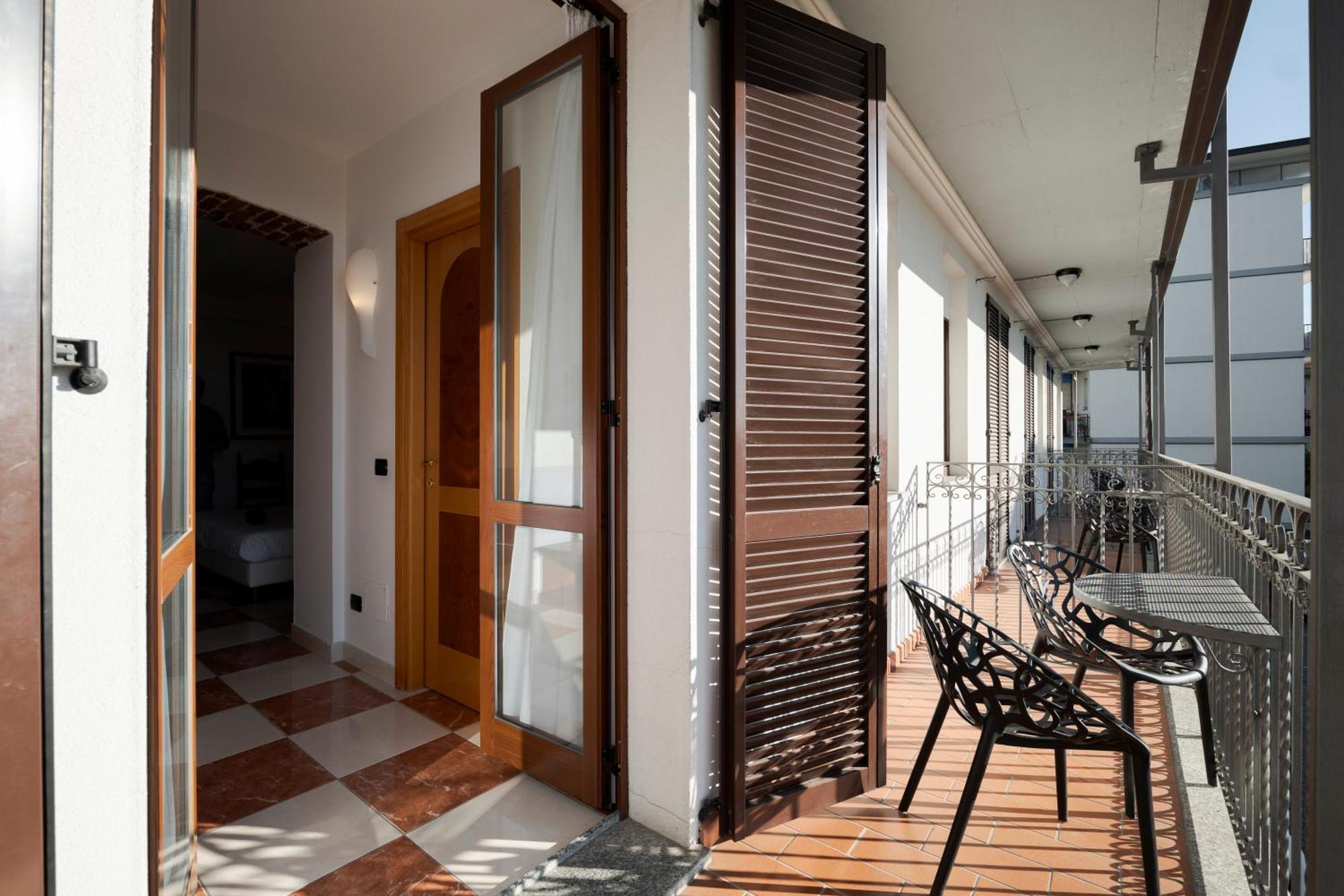 Hotel Ungheria Varese 1946 Ngoại thất bức ảnh
