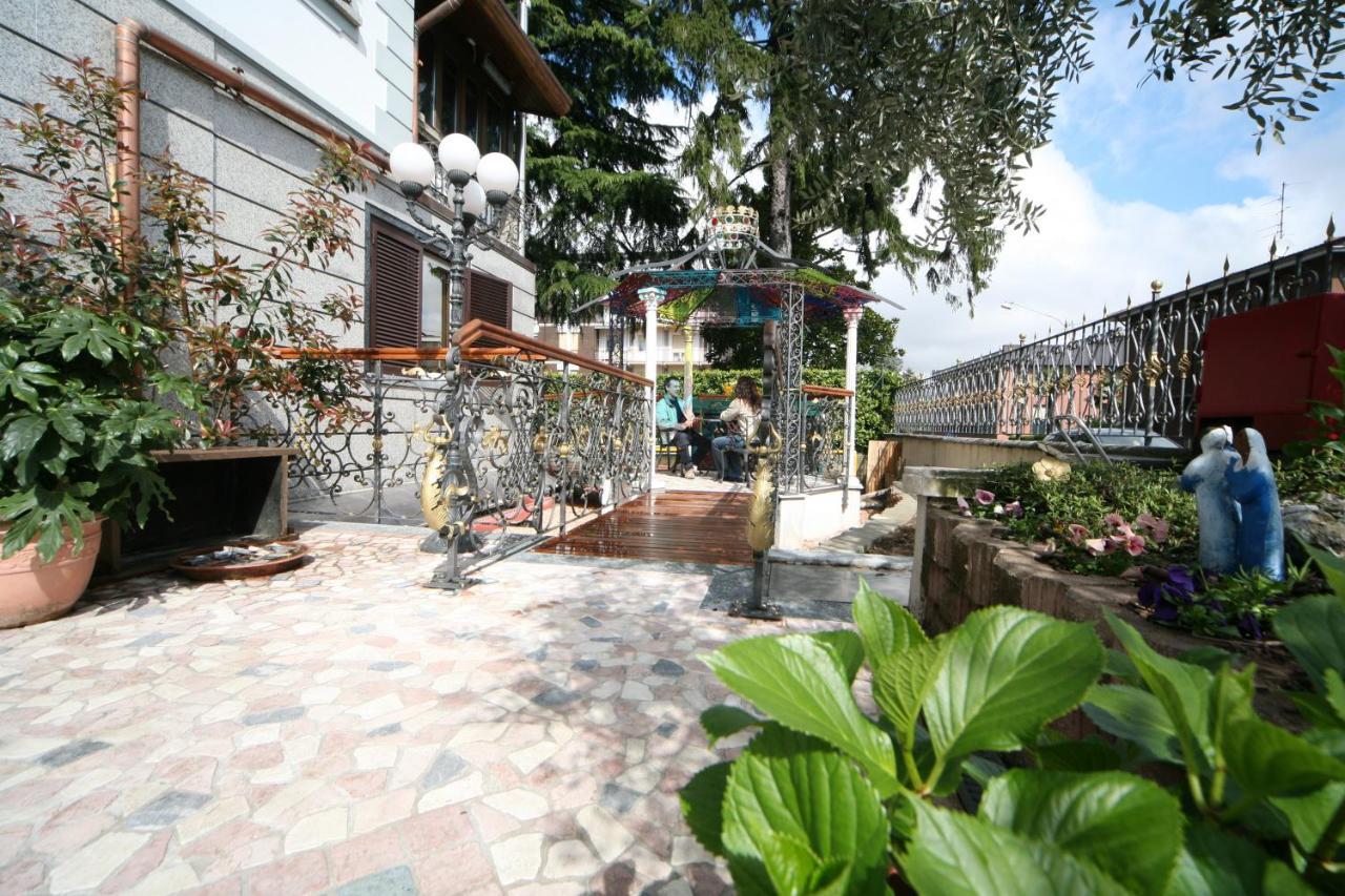 Hotel Ungheria Varese 1946 Ngoại thất bức ảnh